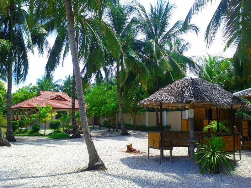 Luzmin Bh - Cottages And Bungalows Oslob Exterior foto
